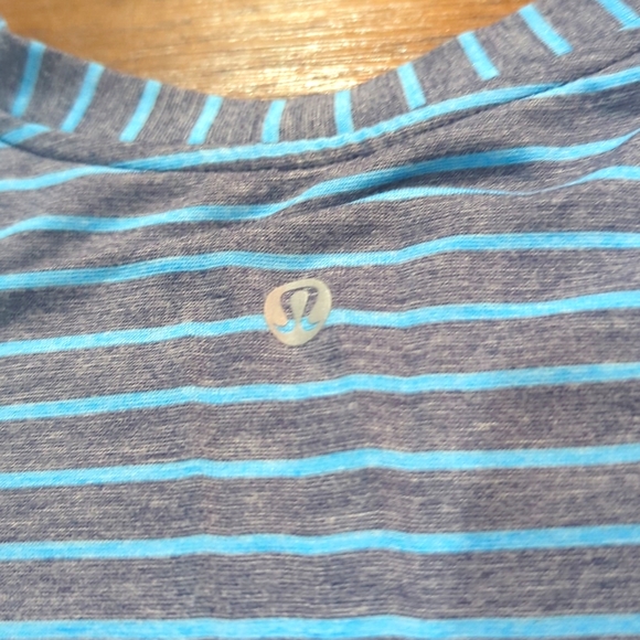 Lululemon Men's long sleeve - Picture 3 of 4